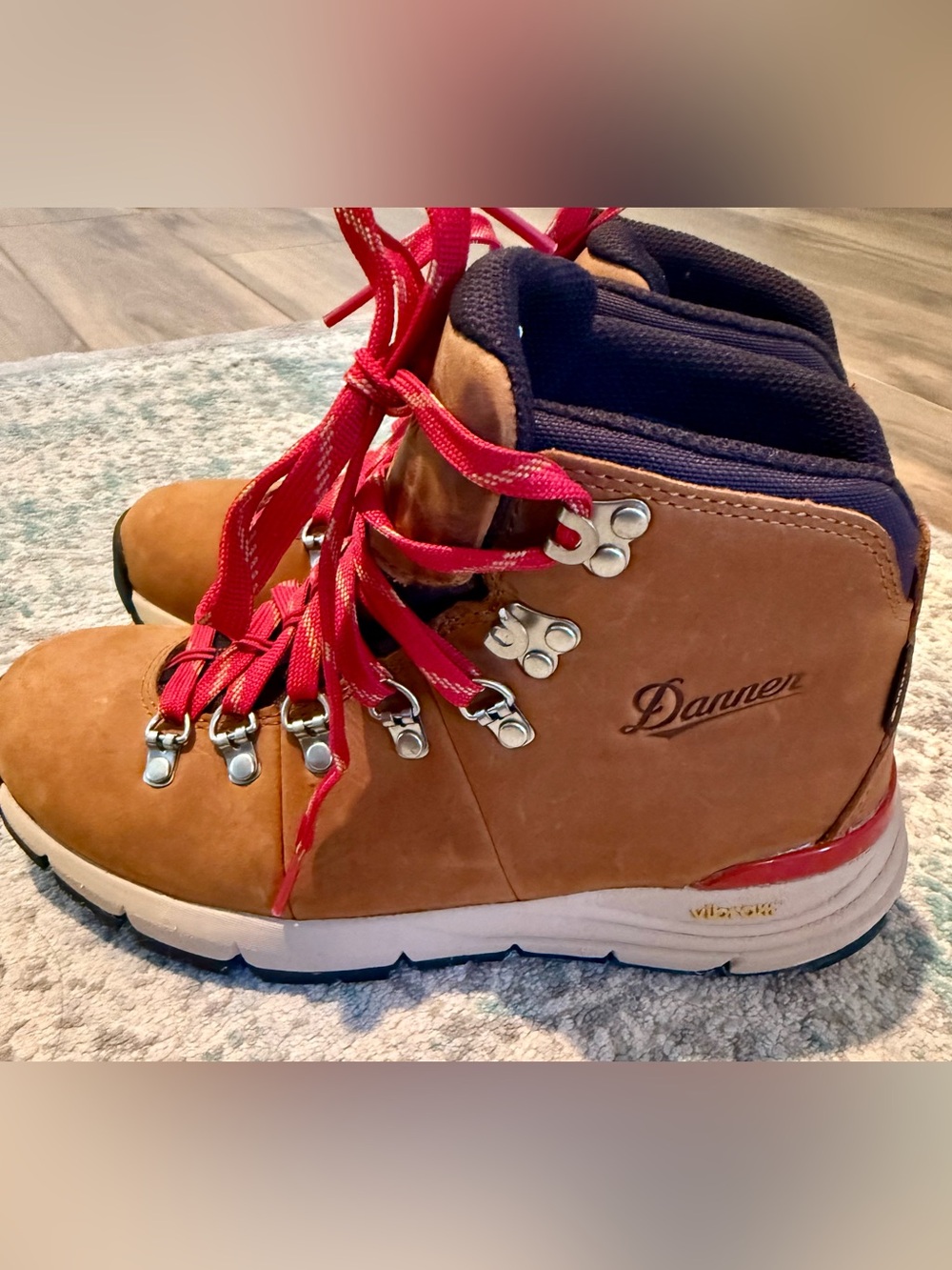 Danner Women’s Hiking Boot 6.5